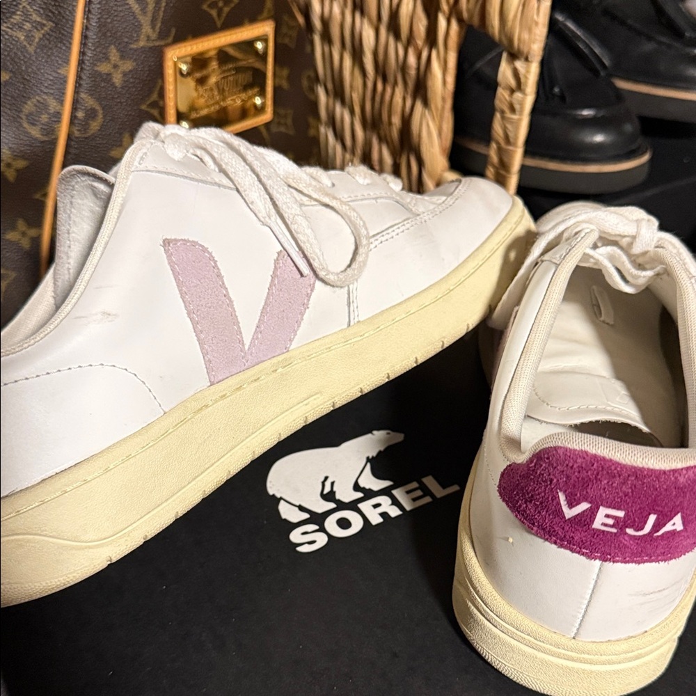 Veja Women's Cream and Purple Sneakers - Picture 5 of 8